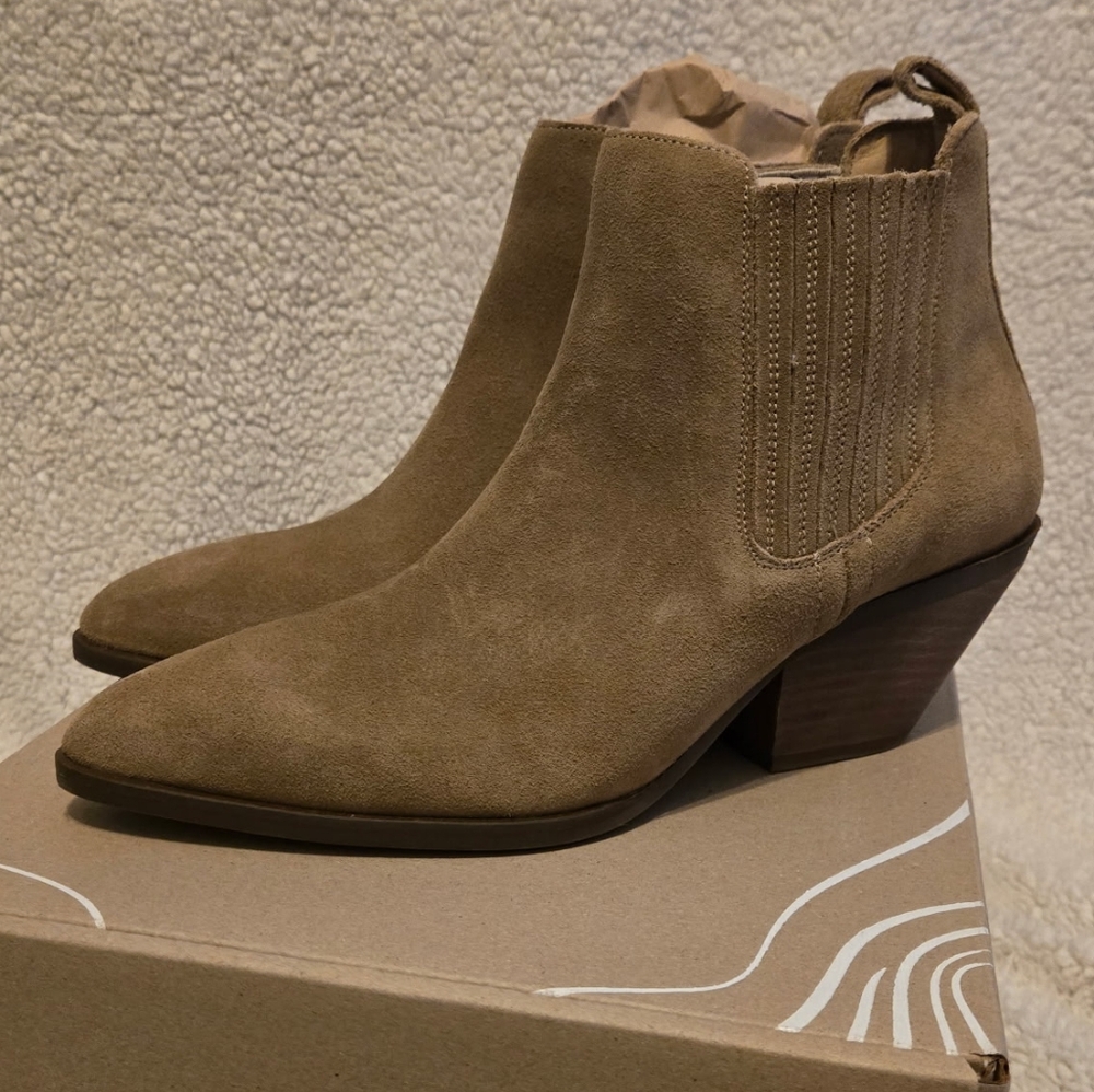 Ankle Booties. Patina/Portland Leather Womens Size 10